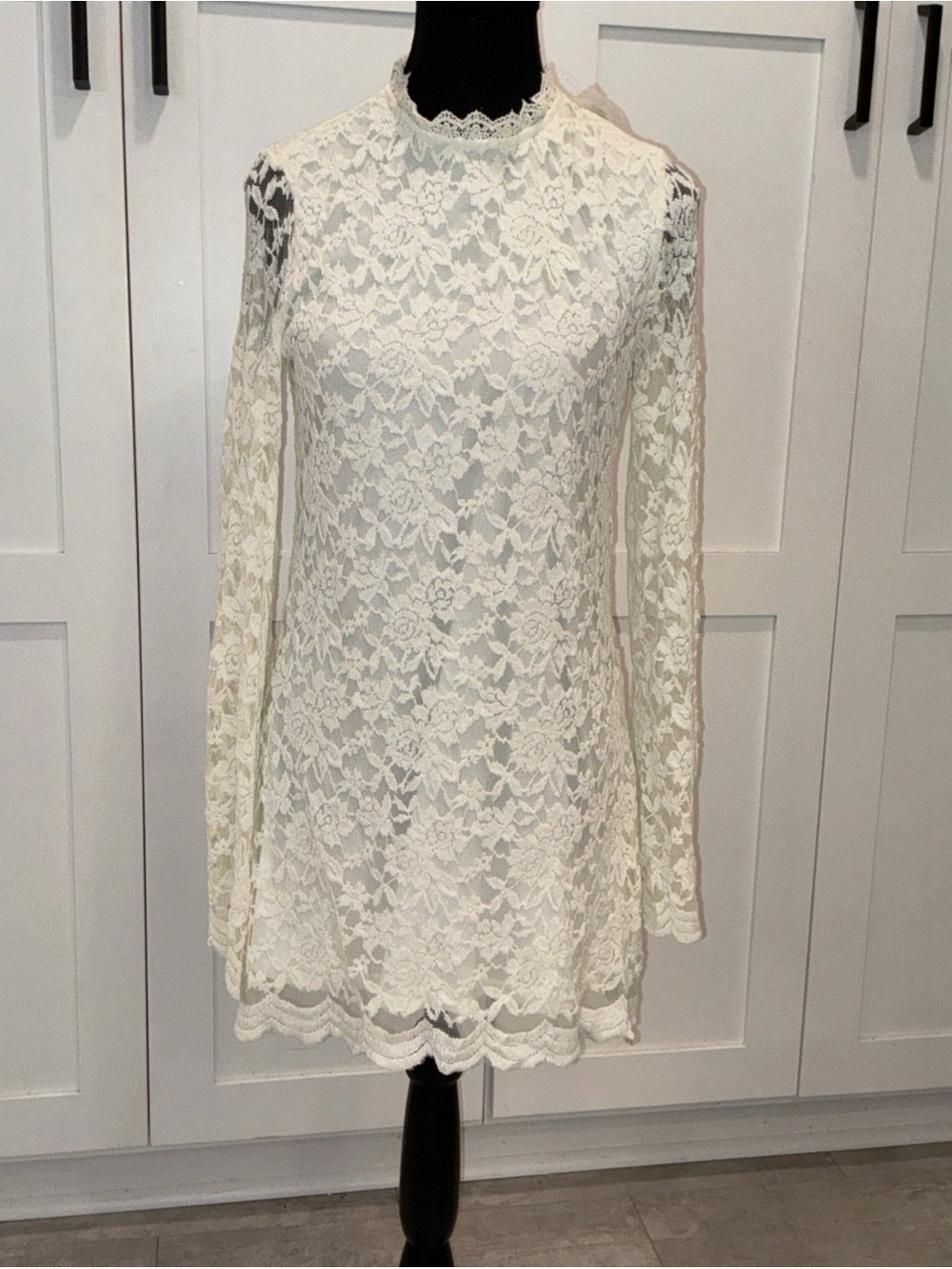 NWT Forever 21 lace long sleeve ivory mini dress Sz L lined bodycon